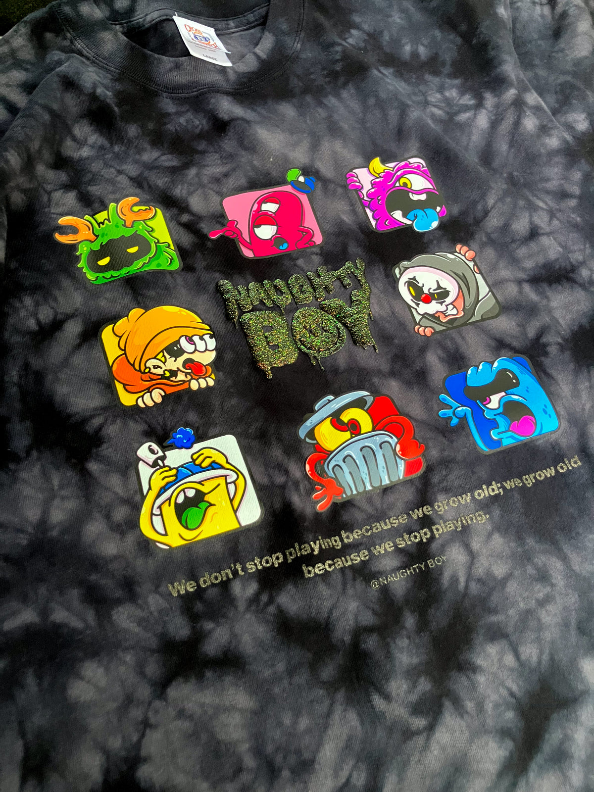 とーる × silkmaster “NAUGHTY BOY Monsters” DTF & Glitter Puff Tie-Dye Tee