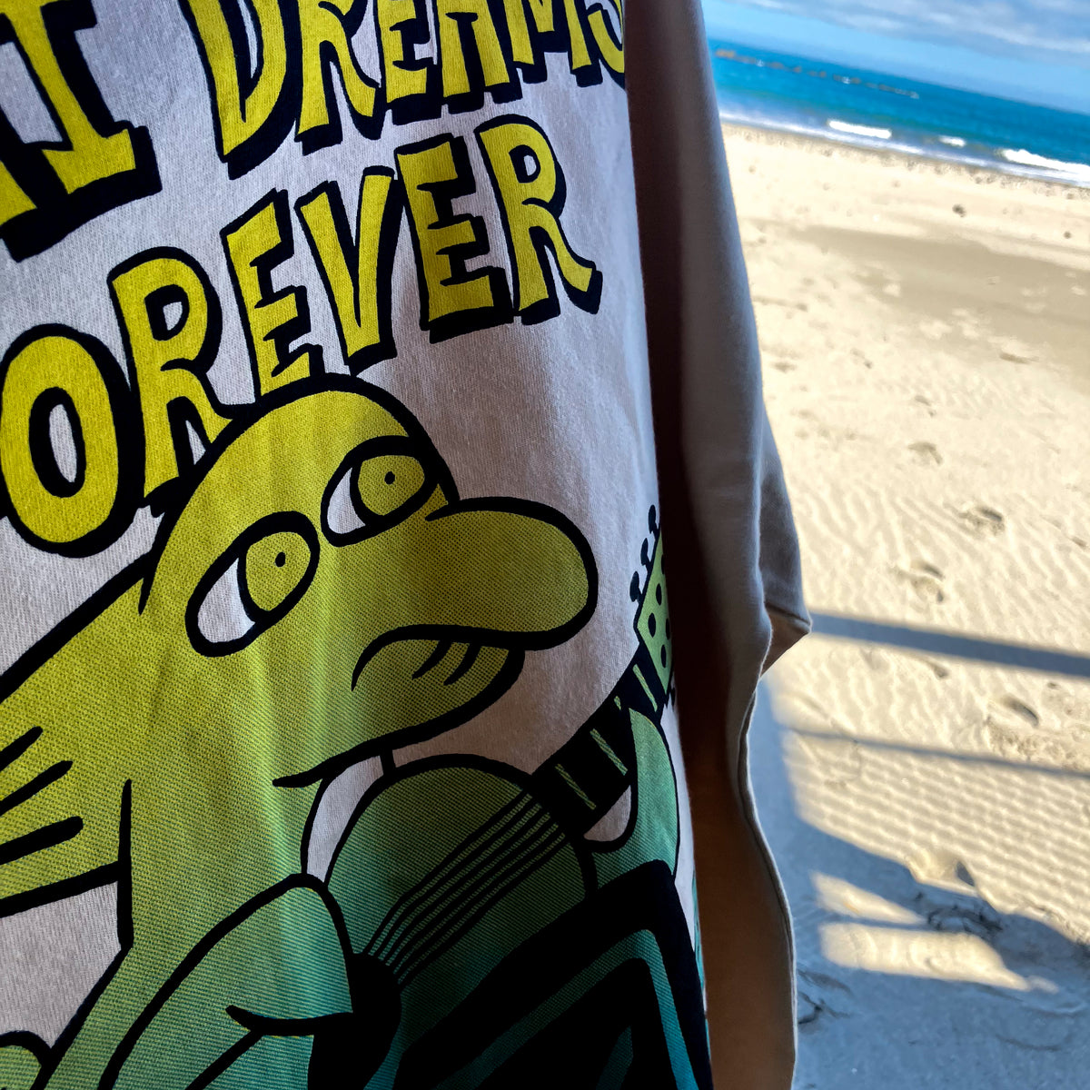 オザキエミ × silkmaster “SUSHI DREAMS FOREVER” Sand Beige Tee