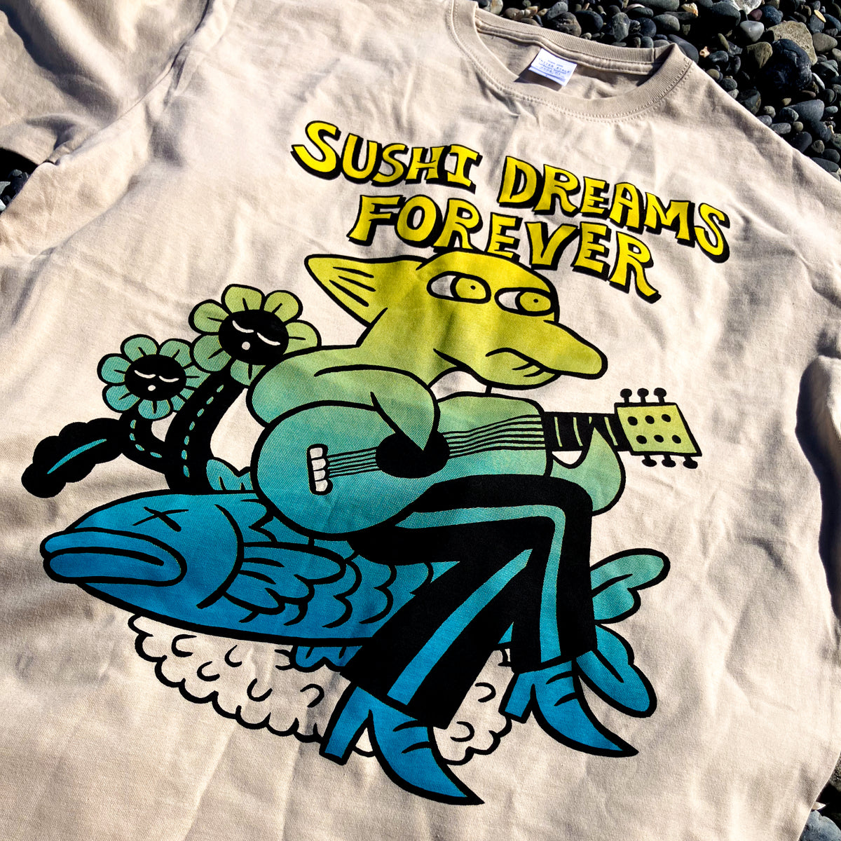 オザキエミ × silkmaster “SUSHI DREAMS FOREVER” Sand Beige Tee