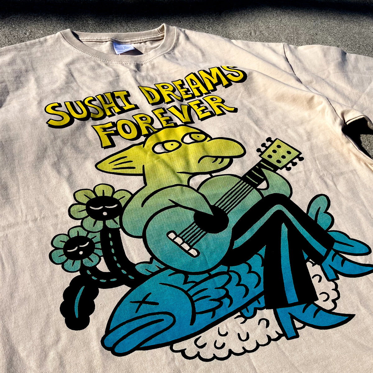 オザキエミ × silkmaster “SUSHI DREAMS FOREVER” Sand Beige Tee