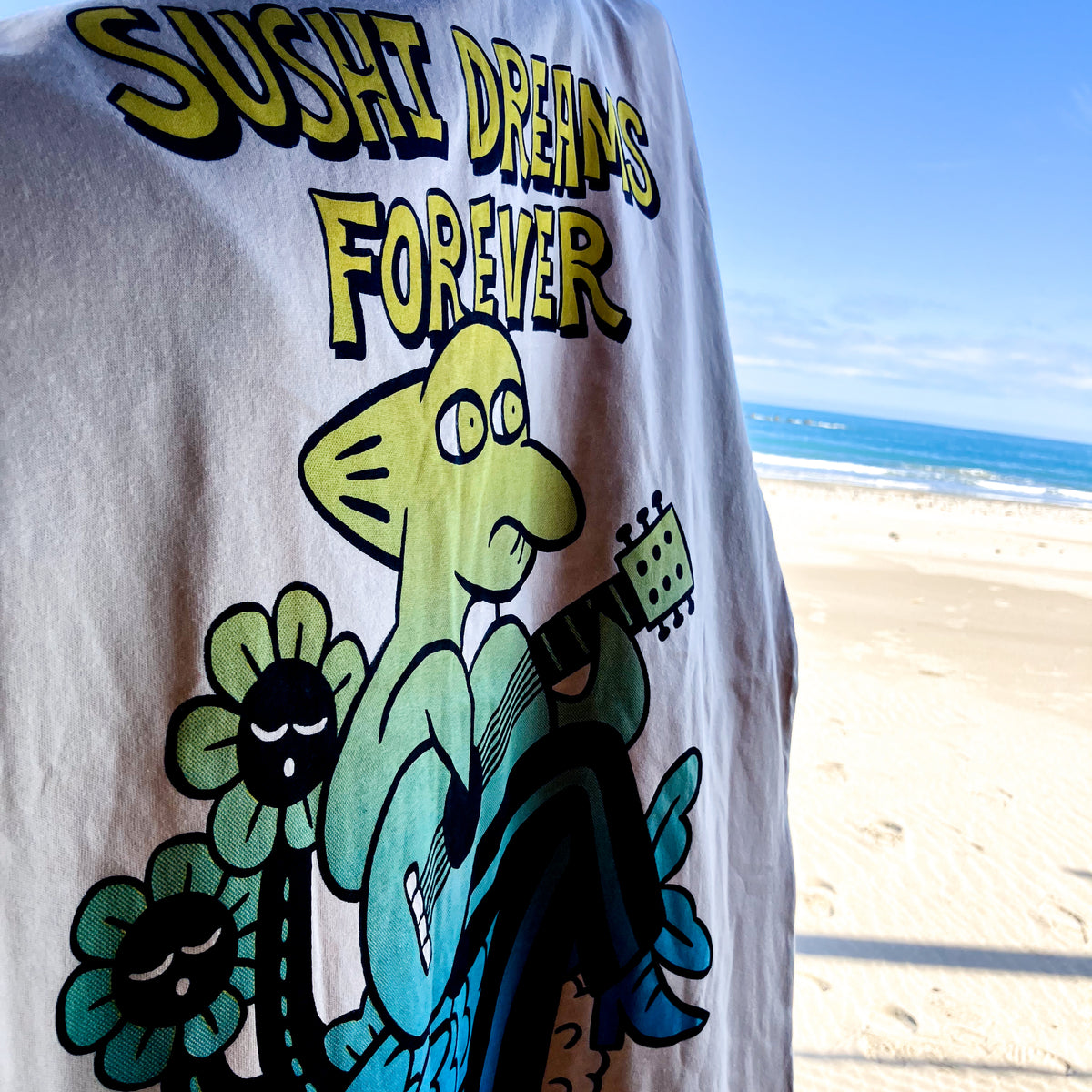オザキエミ × silkmaster “SUSHI DREAMS FOREVER” Sand Beige Tee